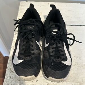 Nike volleyball shoes size 6.5